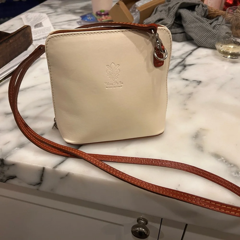 Vera Pelle Ivory Leather Crossbody Bag - Picture 2 of 4